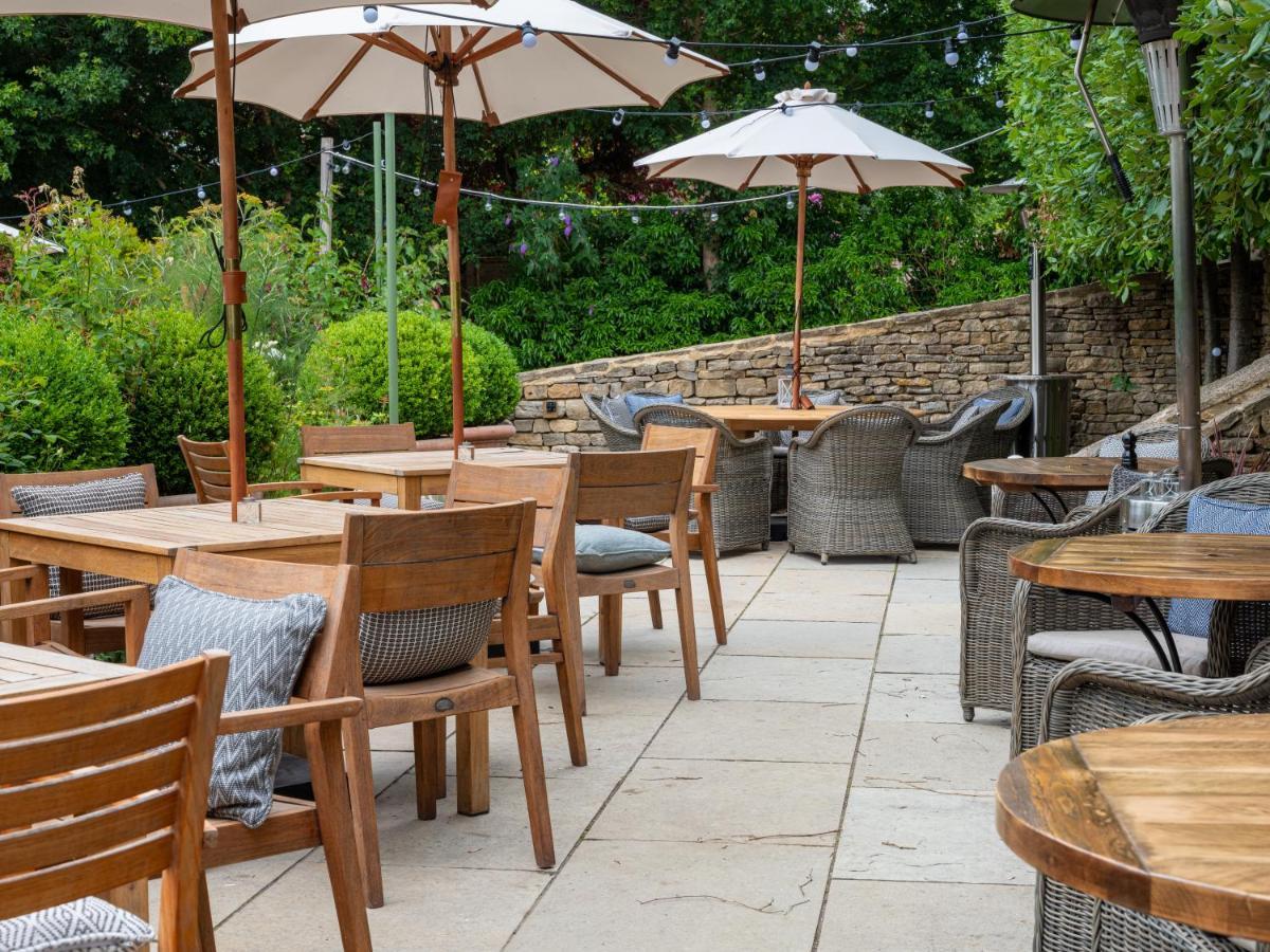 The Wheatsheaf Inn Bourton-on-the-Water Exterior photo