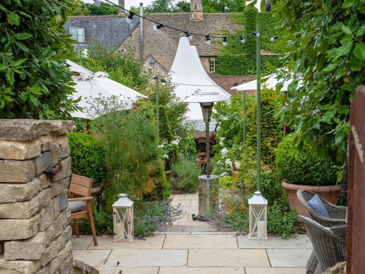 The Wheatsheaf Inn Bourton-on-the-Water Exterior photo