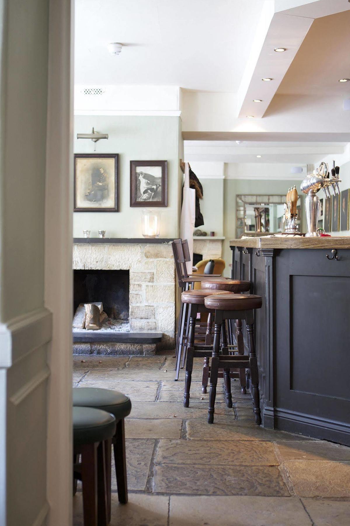 The Wheatsheaf Inn Bourton-on-the-Water Exterior photo