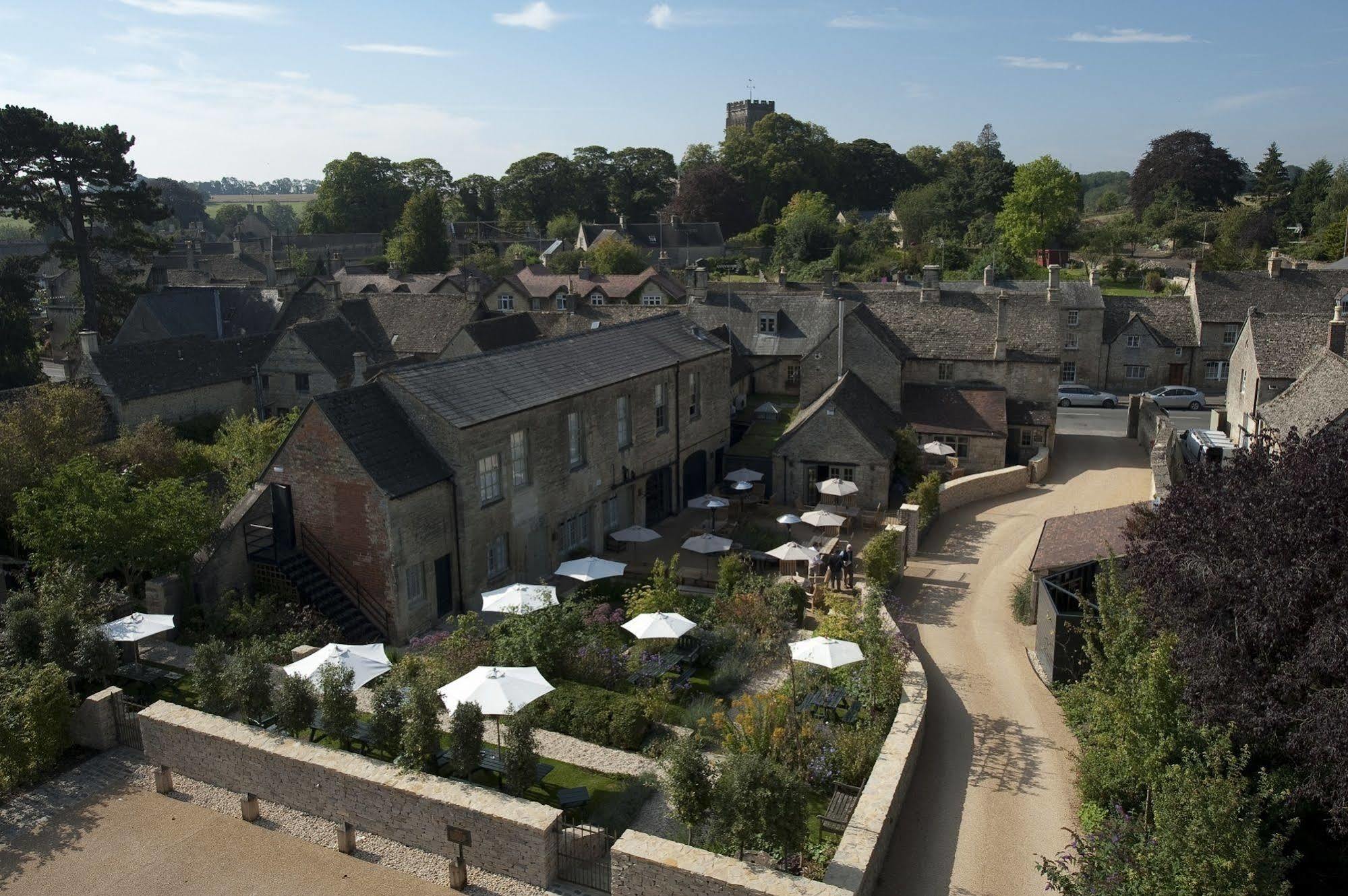 The Wheatsheaf Inn Bourton-on-the-Water Exterior photo